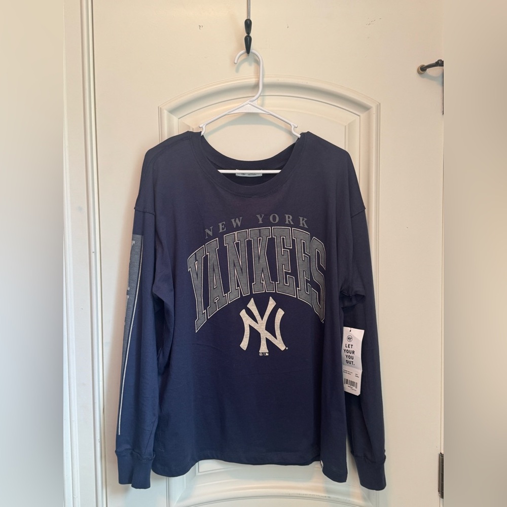 Women’s Large ‘47 Brand New York Yankees Navy Long Sleeve Tee- NWT